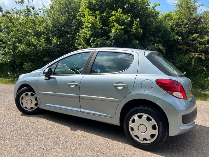 PEUGEOT 207