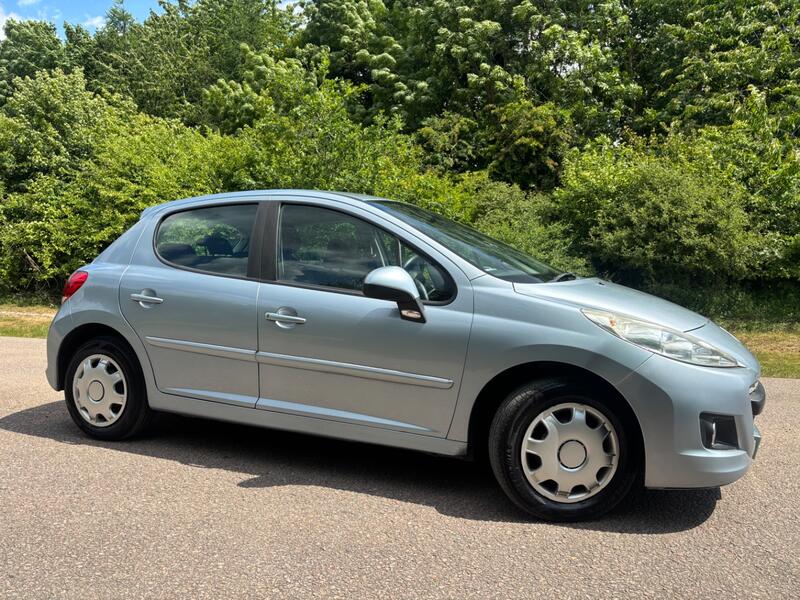 PEUGEOT 207
