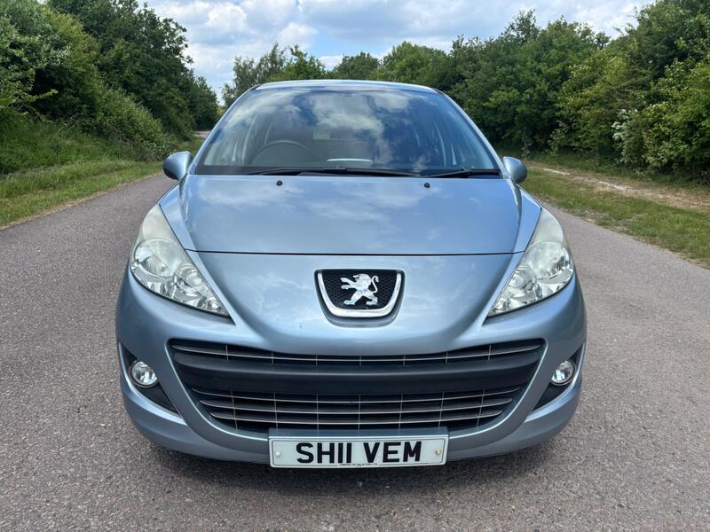 PEUGEOT 207