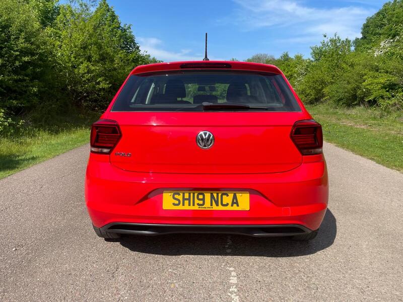 VOLKSWAGEN POLO