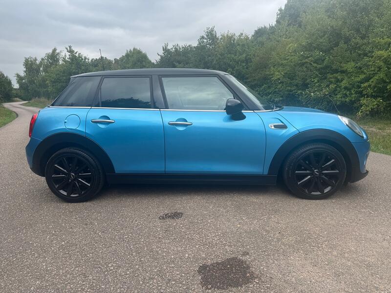 MINI HATCH