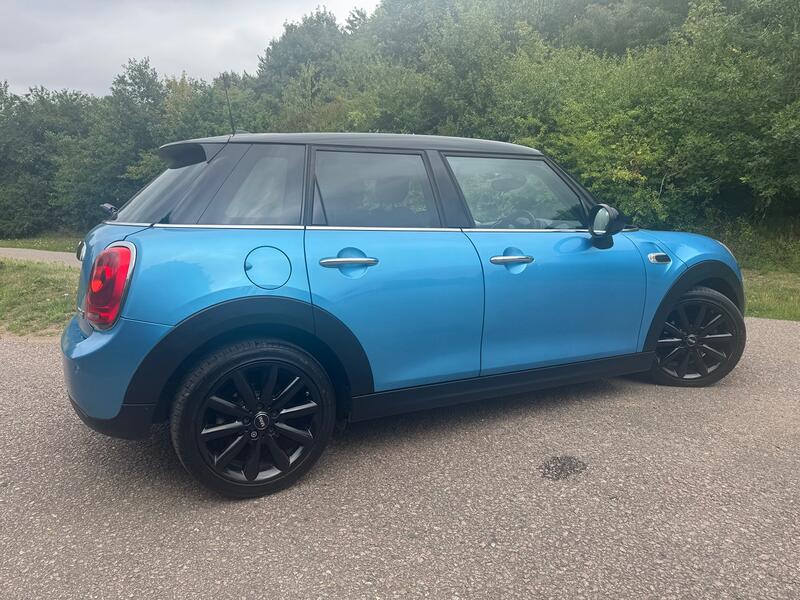 MINI HATCH