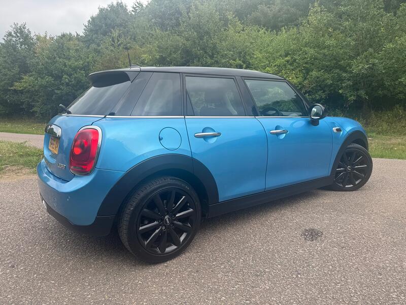 MINI HATCH