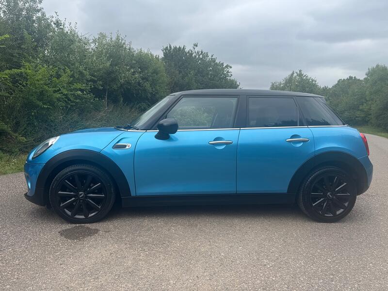 MINI HATCH